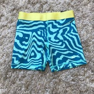 Nike Girls Zebra Printed Pro Shorts size Large-NEW